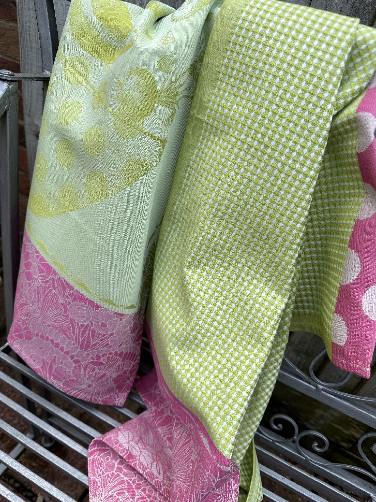 Jacquard Francais "Salade d’Ete" (Green), Woven cotton hand towel. Made in France.