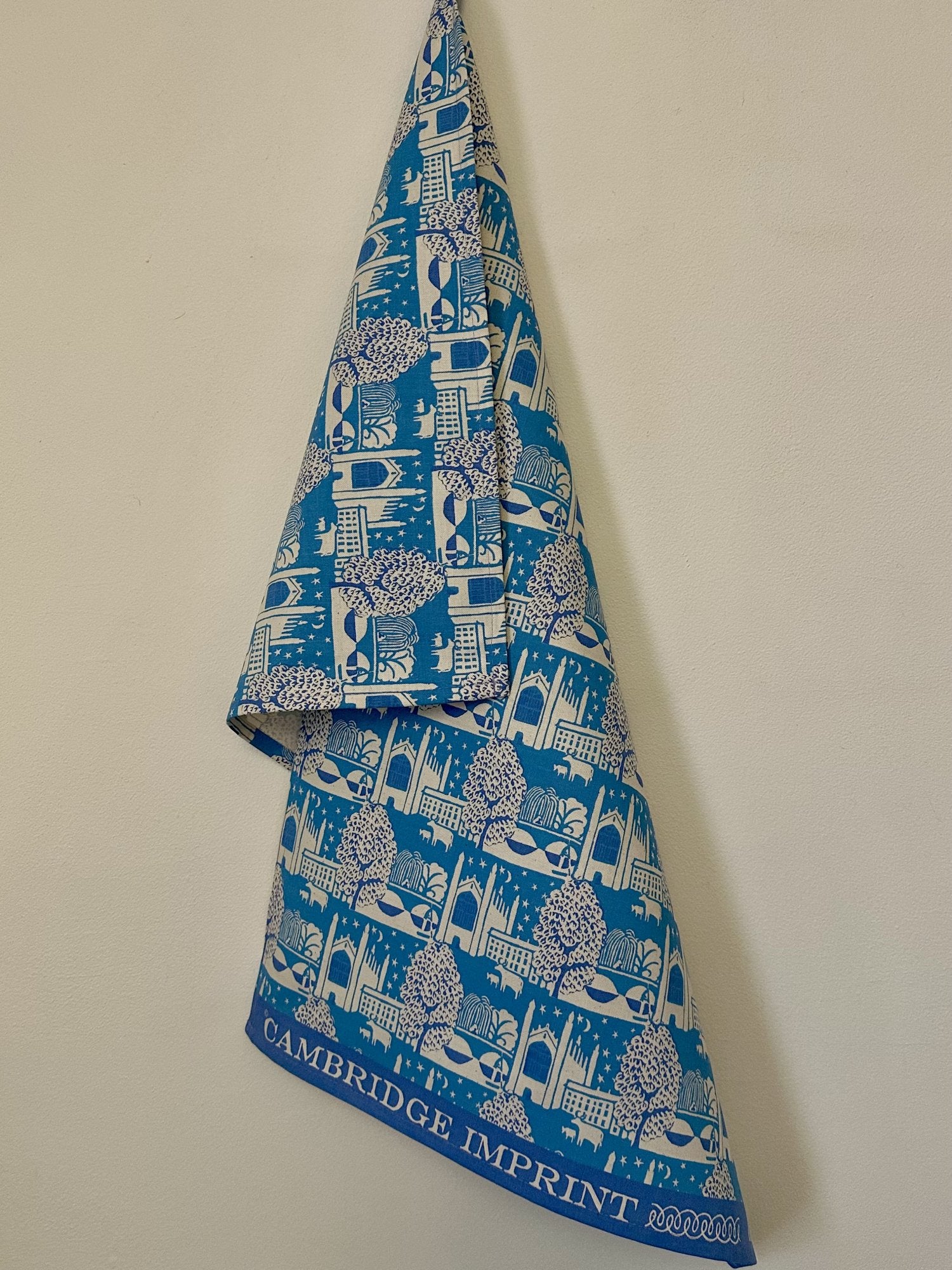 Cambridge Imprint "Cambridge Heffers", Pure cotton tea towel. Printed in the UK.