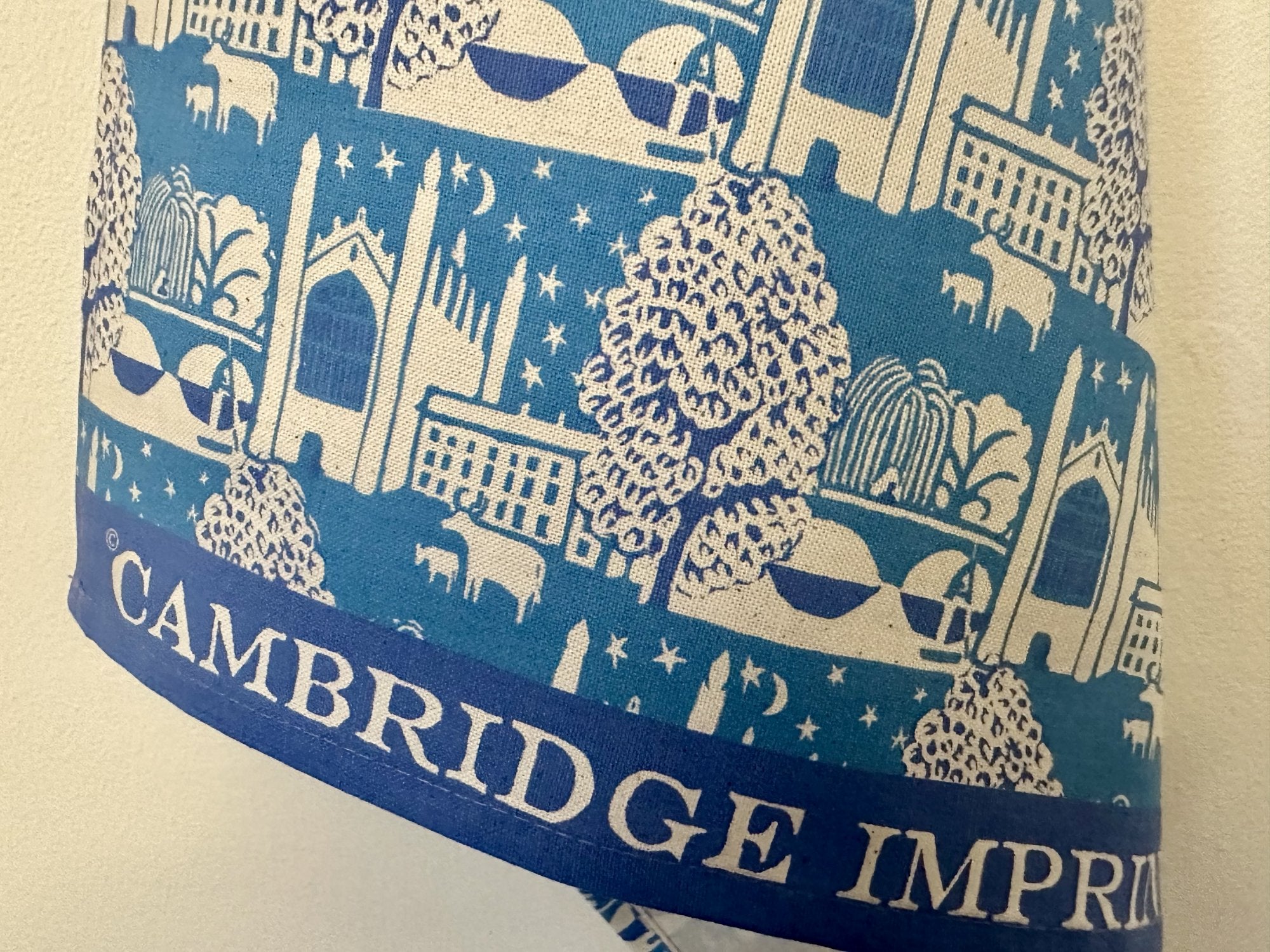 Cambridge Imprint "Cambridge Heffers", Pure cotton tea towel. Printed in the UK.