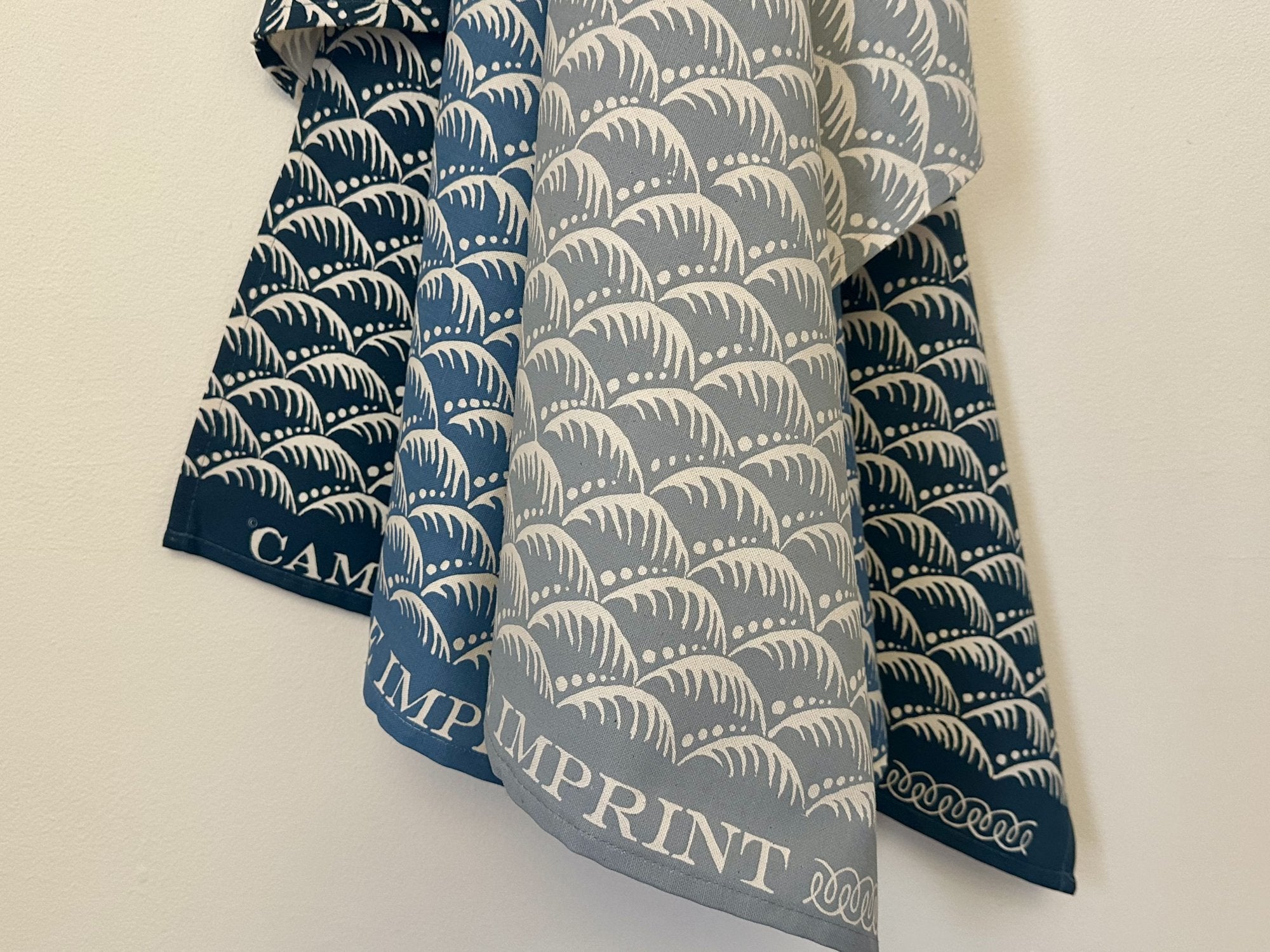 Cambridge Imprint "Wave", Pack of 3 cotton tea towels. Printed in the UK.