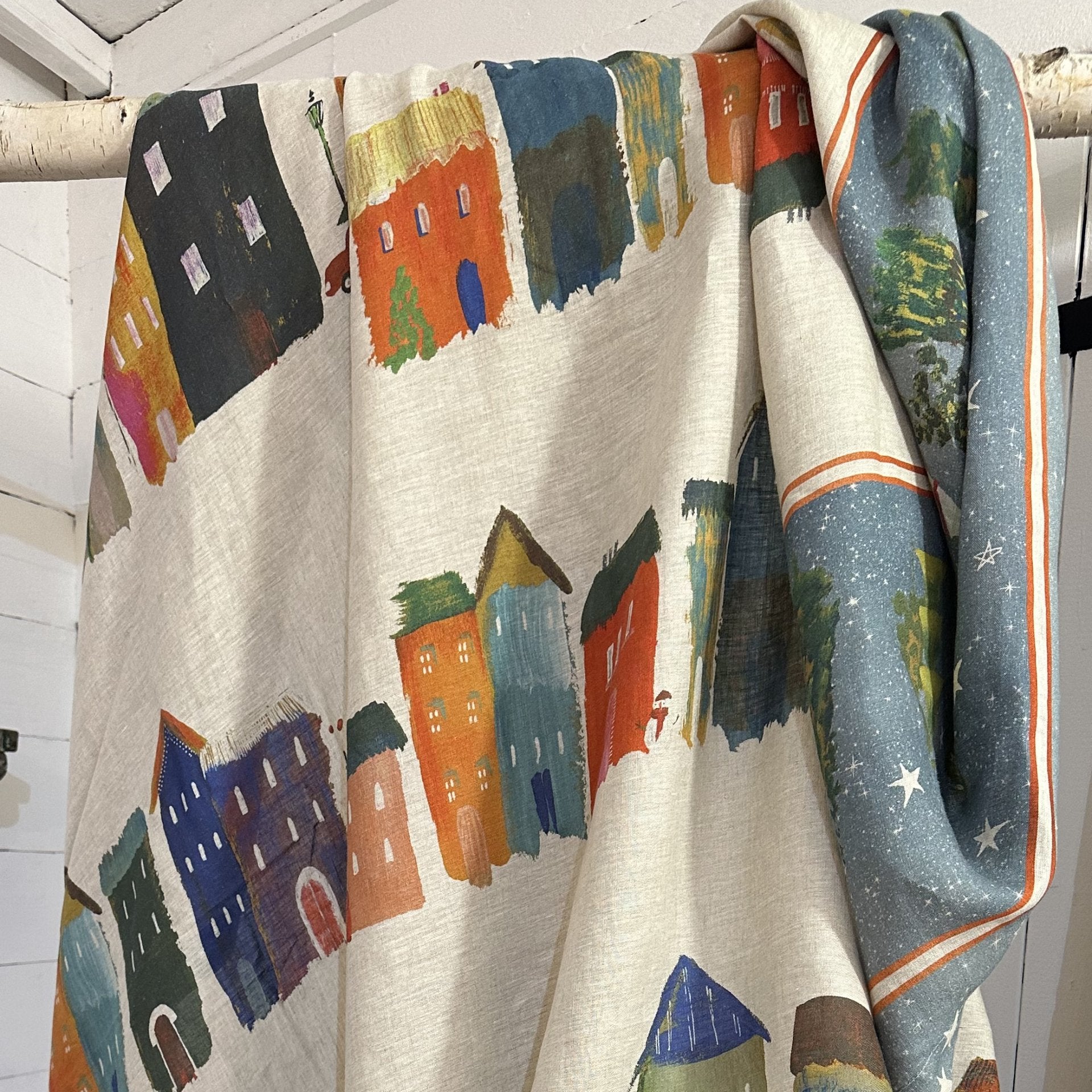 Tessitura Toscana Telerie, “Happy Cottage Mezzero”, Printed linen throw.