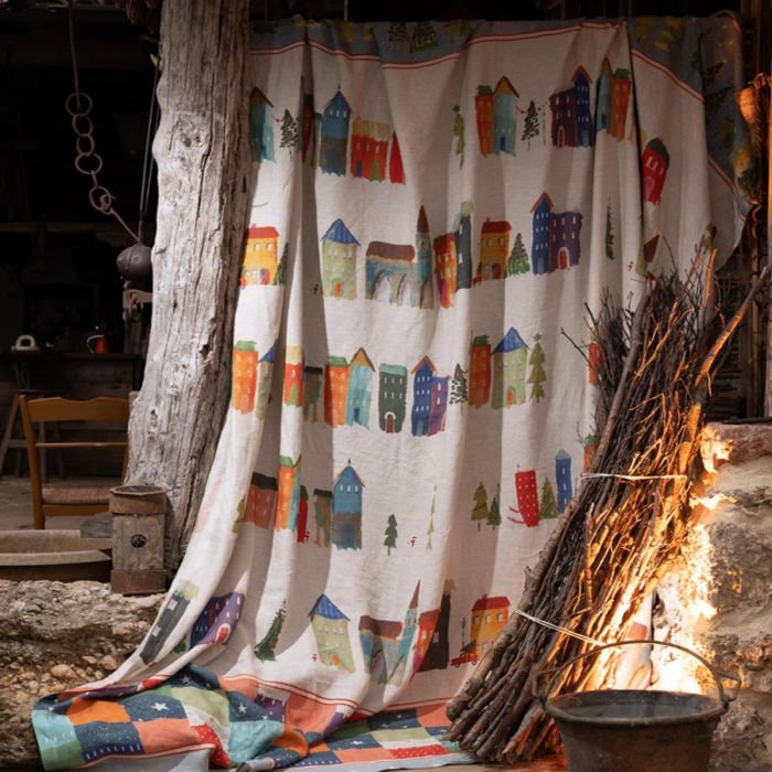 Tessitura Toscana Telerie, “Happy Cottage Mezzero”, Printed linen throw.