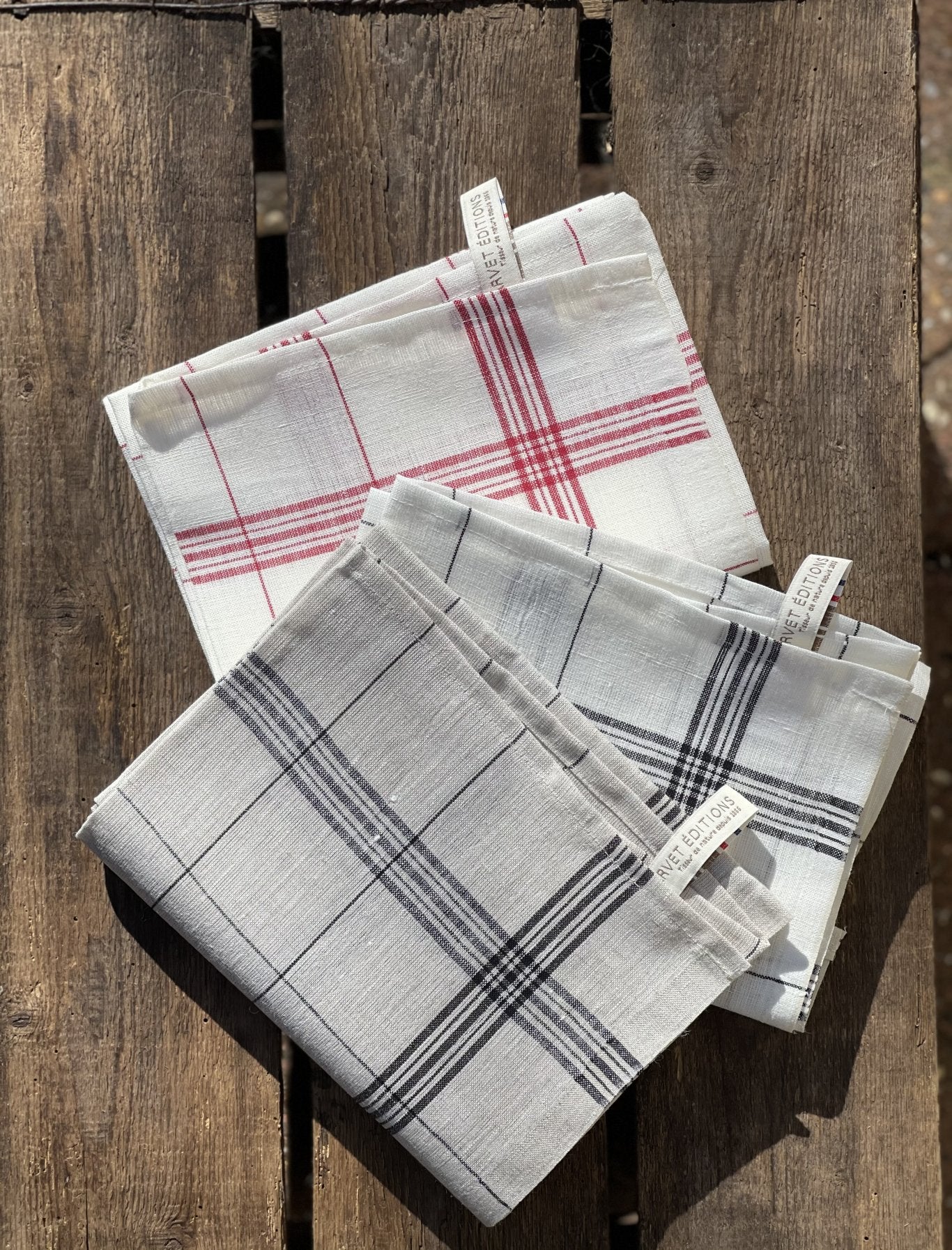 Charvet Editions "Bistro" (Linen), Natural woven linen tea towel. Made in France.